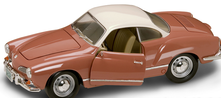 Автомобиль 1966 года - Фольксваген Karmann-Ghia, масштаб 1/18  